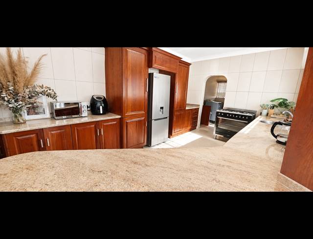 4 BEDROOM HOUSE FOR SALE IN BENDOR